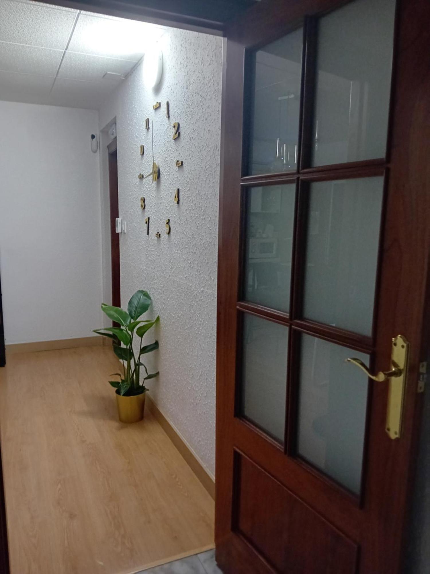 Apartamento Compartido Excelente Ubicacion El Prat de Llobregat Kültér fotó