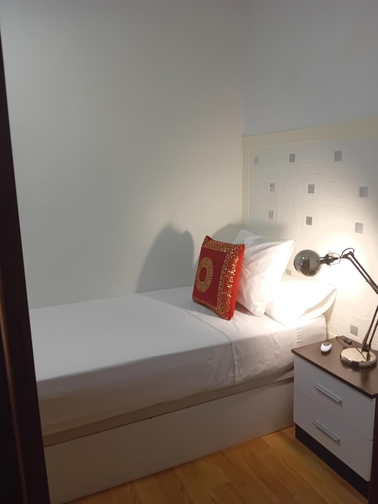 Apartamento Compartido Excelente Ubicacion El Prat de Llobregat Kültér fotó