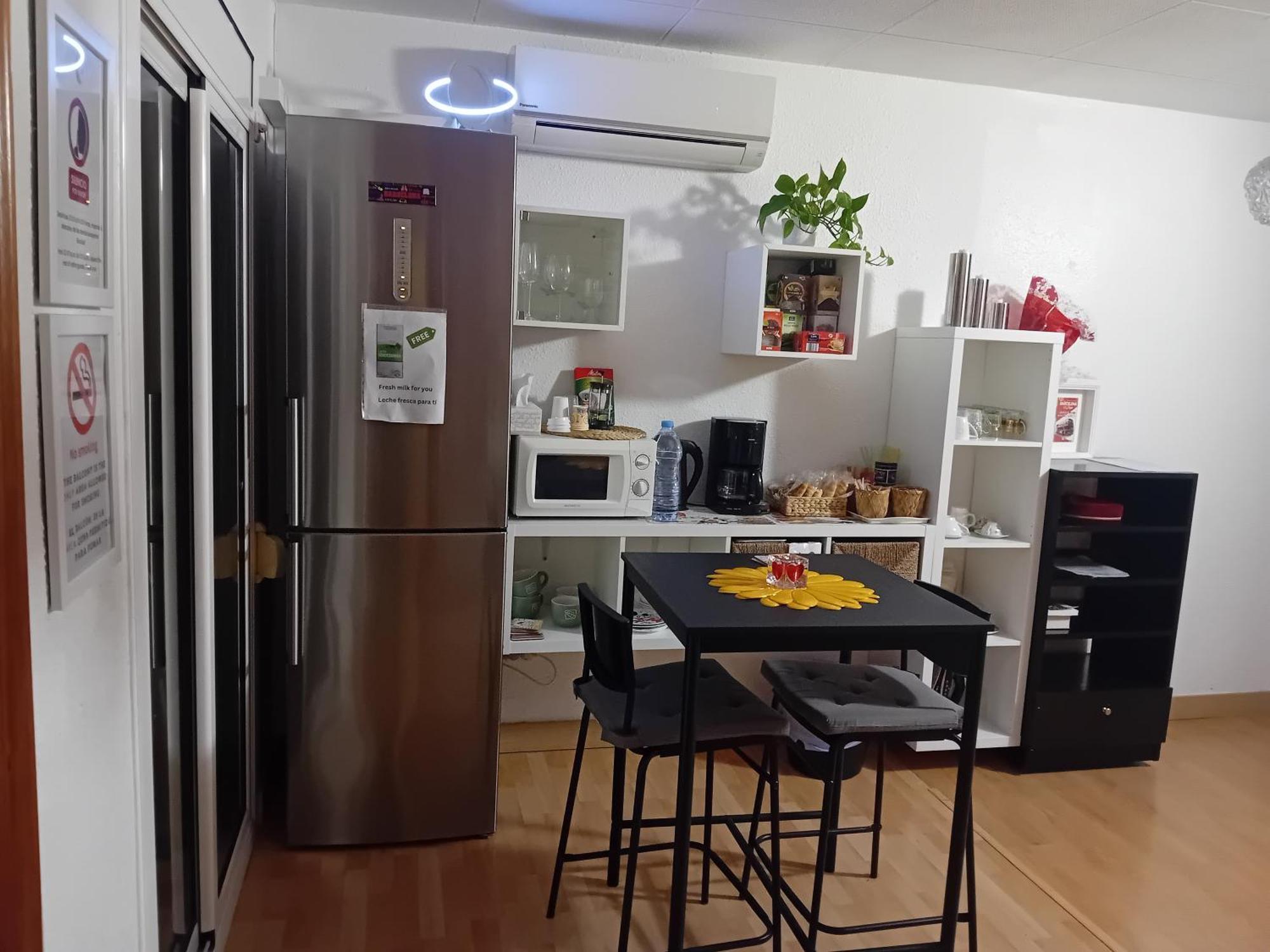Apartamento Compartido Excelente Ubicacion El Prat de Llobregat Kültér fotó