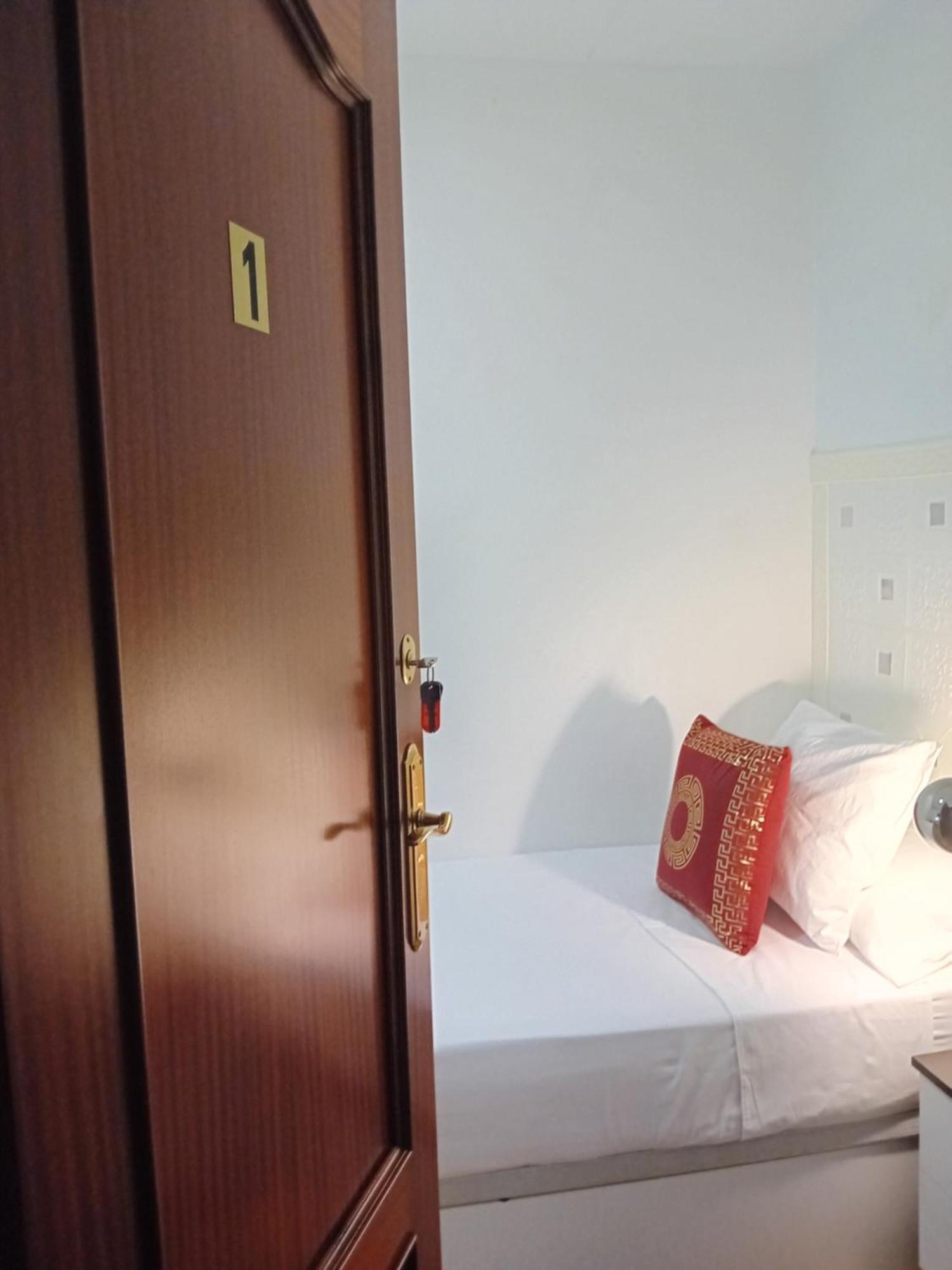 Apartamento Compartido Excelente Ubicacion El Prat de Llobregat Kültér fotó