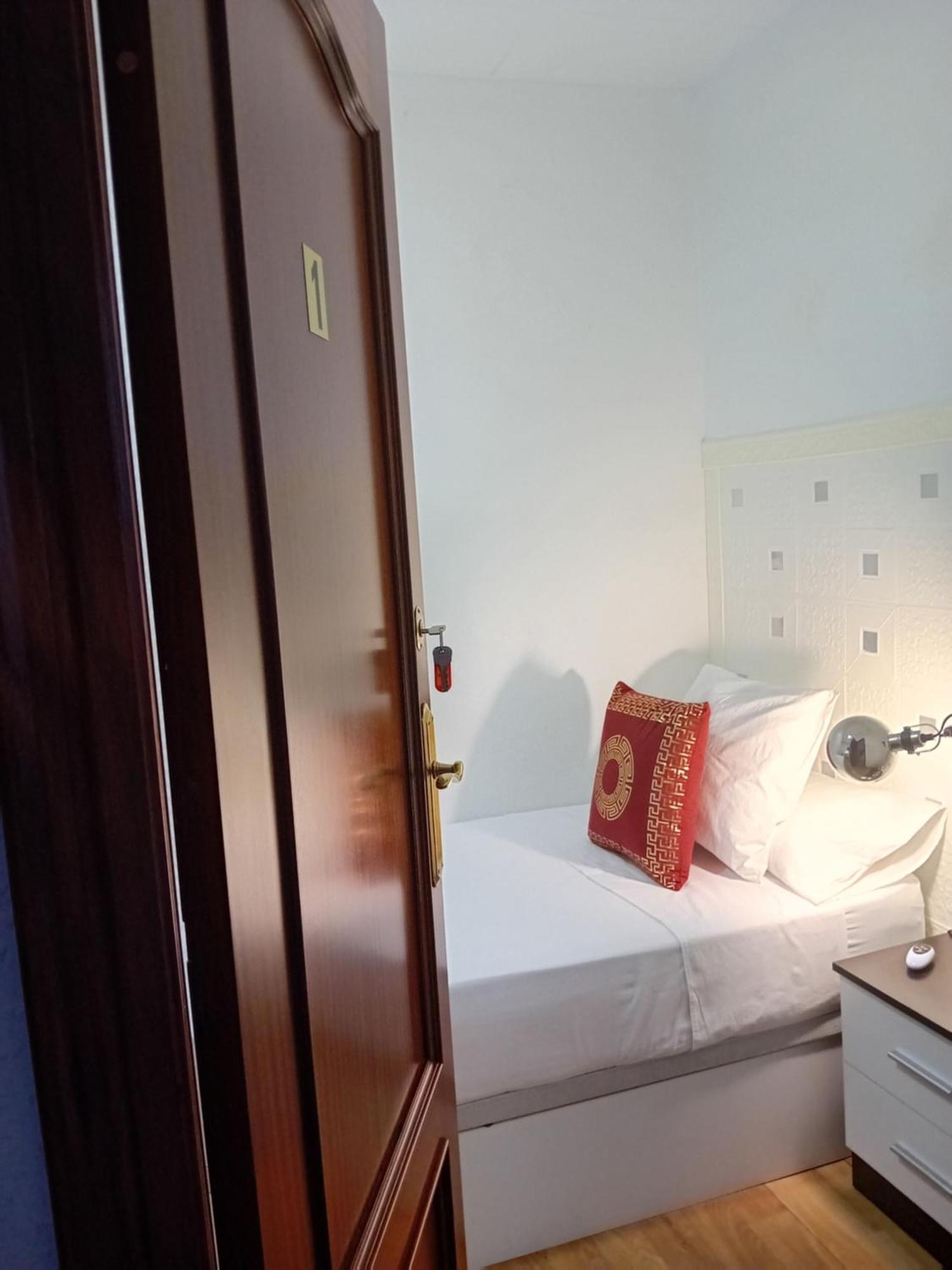 Apartamento Compartido Excelente Ubicacion El Prat de Llobregat Kültér fotó