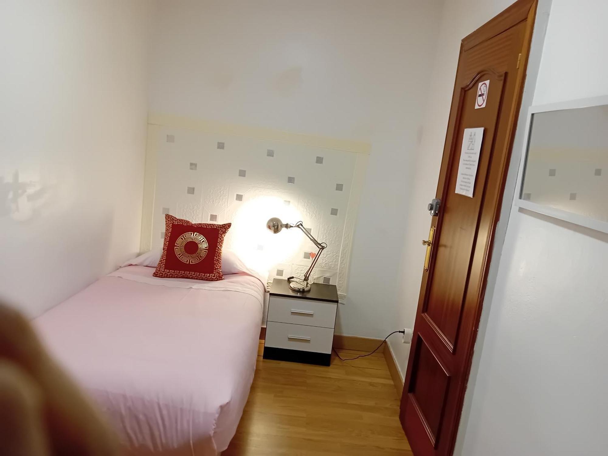 Apartamento Compartido Excelente Ubicacion El Prat de Llobregat Kültér fotó